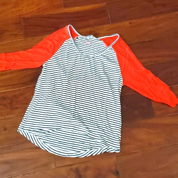 Roxy top - Picture 1 of 1